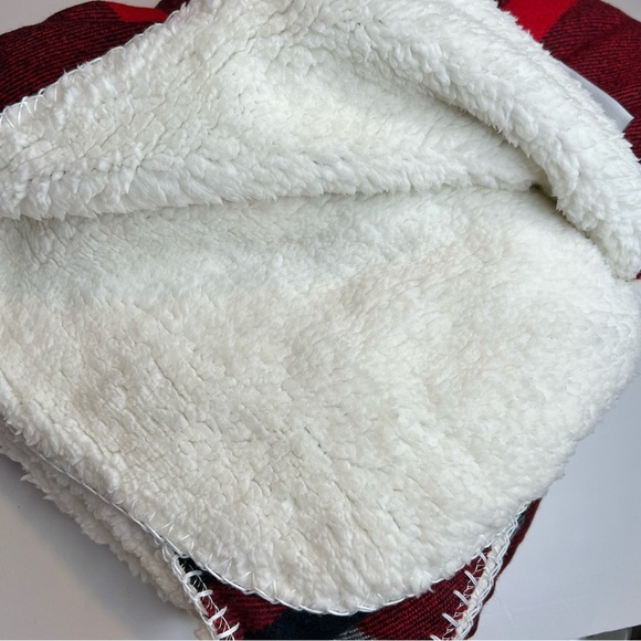 NEW Aspen 50X60" Double Sided Sherpa Plush Throw Blanket Red/Black Plaid Holiday - Picture 4 of 6